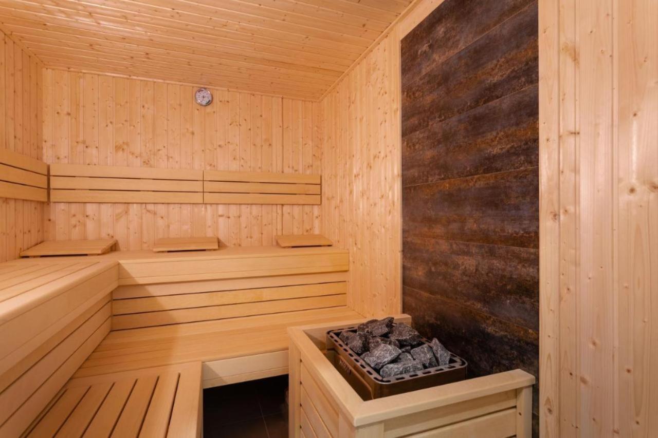 C3 Z Basenem, Sauna, Jacuzzi - 5d